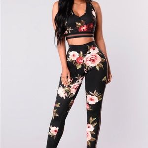 FashionNova- Tamera Floral Lounge Set - Medium